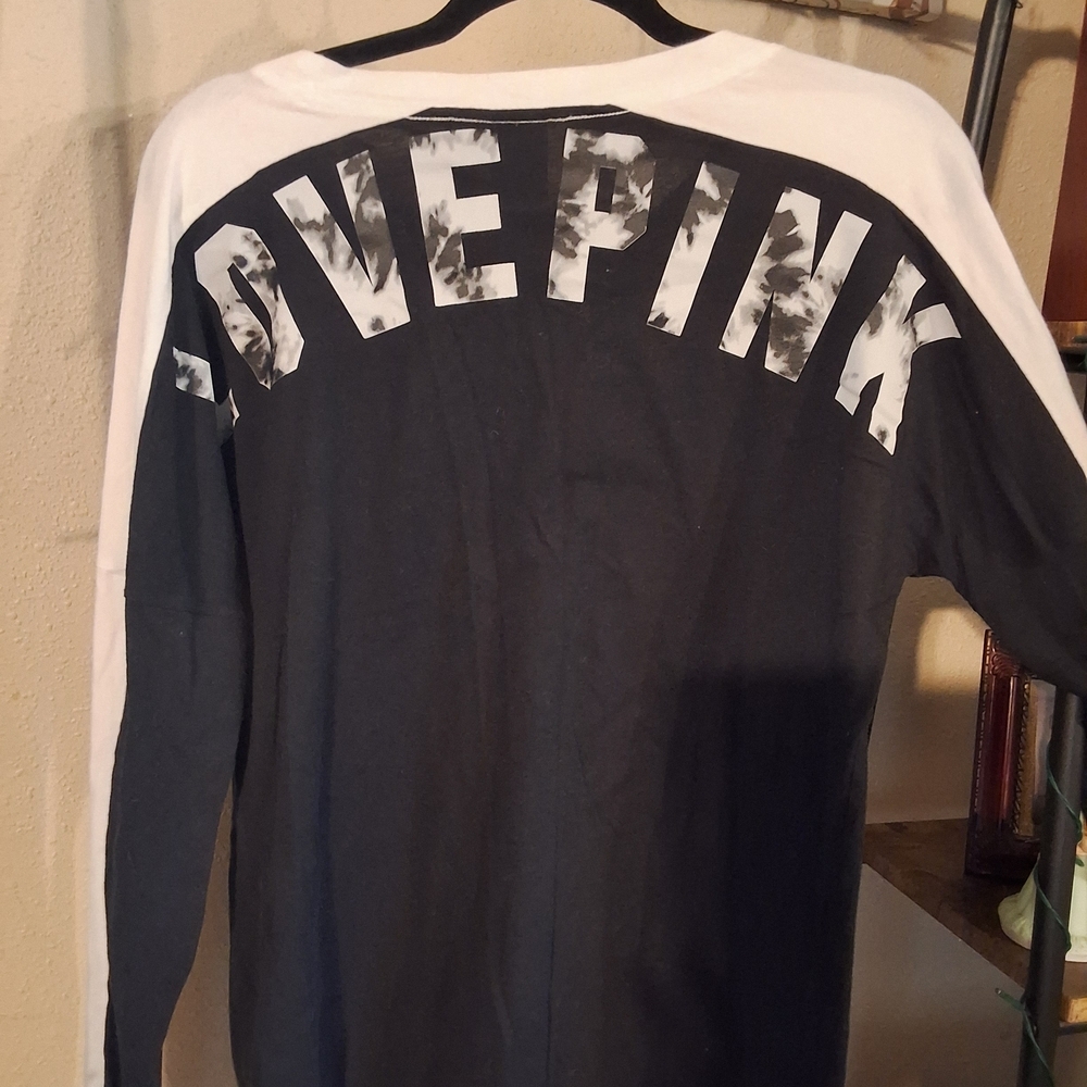 PINK Victoria's Secret Black and White Long Sleeve Tee